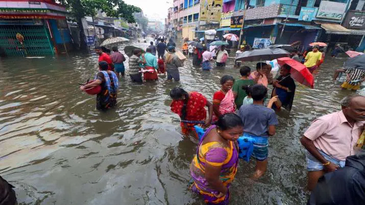 Mưa lớn hoành hành ở Ấn Độ và Sri Lanka khiến 41 người thiệt mạng - Ảnh 1. Mưa lớn hoành hành ở Ấn Độ và Sri Lanka khiến 41 người thiệt mạng - Ảnh 1.