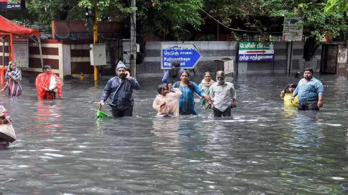 Mưa lớn hoành hành ở Ấn Độ và Sri Lanka khiến 41 người thiệt mạng - Ảnh 2. Mưa lớn hoành hành ở Ấn Độ và Sri Lanka khiến 41 người thiệt mạng - Ảnh 2.