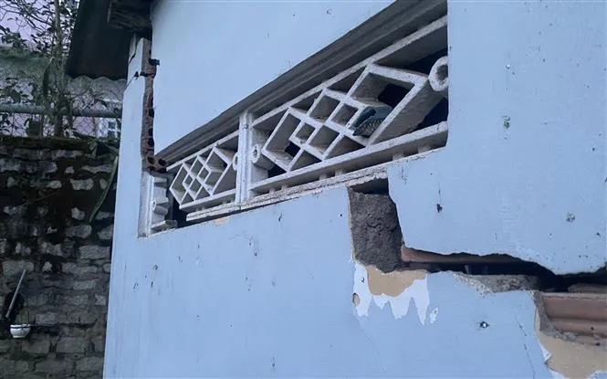 Sạt lở đầu đèo Mimosa Đà Lạt đe dọa nhiều khách sạn và nhà dân - Ảnh 4. Sạt lở đầu đèo Mimosa Đà Lạt đe dọa nhiều khách sạn và nhà dân - Ảnh 4.