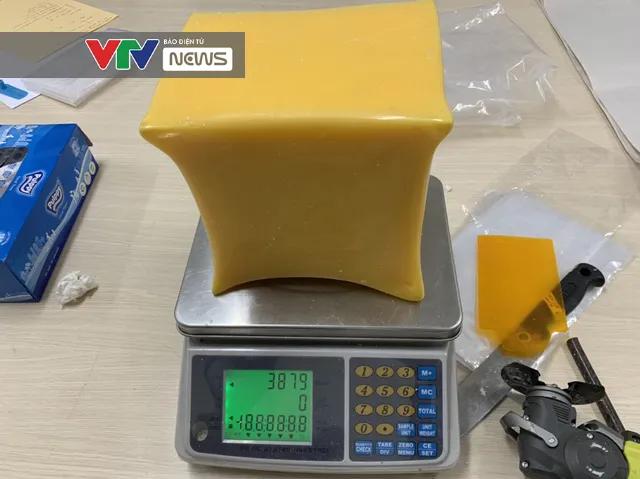 Liên tục phát hiện, bắt giữ ma tuý trong lô hàng quà biếu - Ảnh 3. Liên tục phát hiện, bắt giữ ma tuý trong lô hàng quà biếu - Ảnh 3.