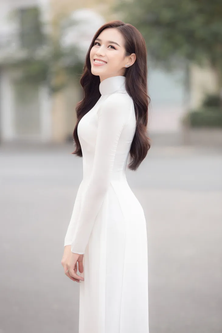 Đỗ Hà đưa hình ảnh đi cấy vào clip dự thi Miss World 2021 - Ảnh 5. Đỗ Hà đưa hình ảnh đi cấy vào clip dự thi Miss World 2021 - Ảnh 5.