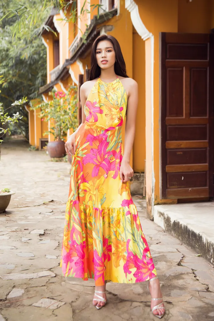 Đỗ Hà đưa hình ảnh đi cấy vào clip dự thi Miss World 2021 - Ảnh 9. Đỗ Hà đưa hình ảnh đi cấy vào clip dự thi Miss World 2021 - Ảnh 9.
