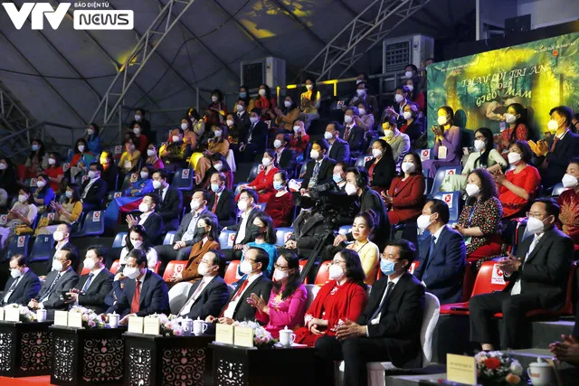 Thay lời tri ân 2021: Những người gieo mầm yêu thương, tri thức để có mùa trái ngọt - Ảnh 3. Thay lời tri ân 2021: Những người gieo mầm yêu thương, tri thức để có mùa trái ngọt - Ảnh 3.