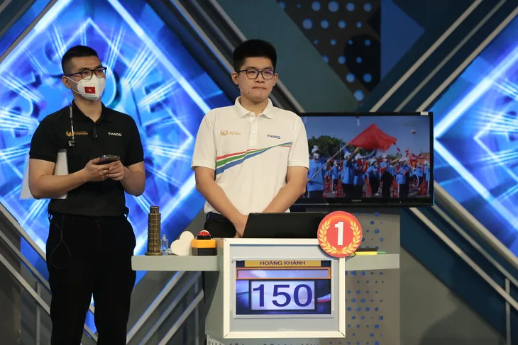 Nguyễn Hoàng Khánh: Từ tấm vé vớt đến nhà vô địch Olympia năm thứ 21 - Ảnh 2. Nguyễn Hoàng Khánh: Từ tấm vé vớt đến nhà vô địch Olympia năm thứ 21 - Ảnh 2.