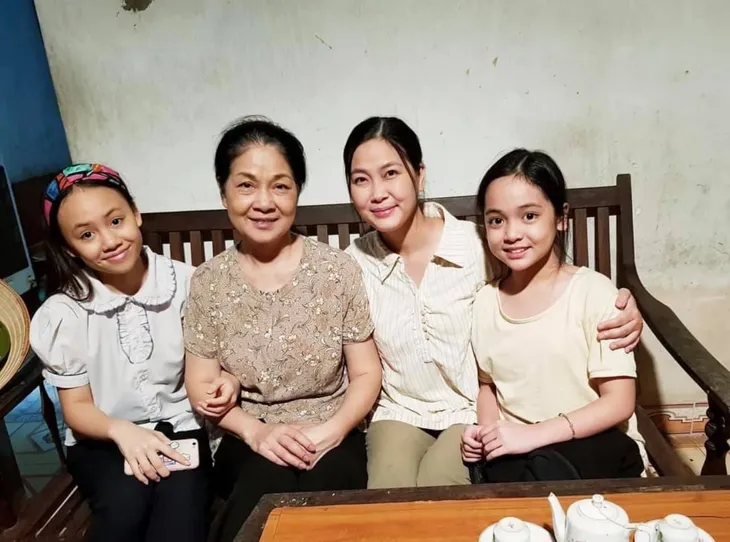 Thương ngày nắng về: Tập đầu đã quá buồn, dàn diễn viên nhí diễn cực đỉnh - Ảnh 3. Thương ngày nắng về: Tập đầu đã quá buồn, dàn diễn viên nhí diễn cực đỉnh - Ảnh 3.