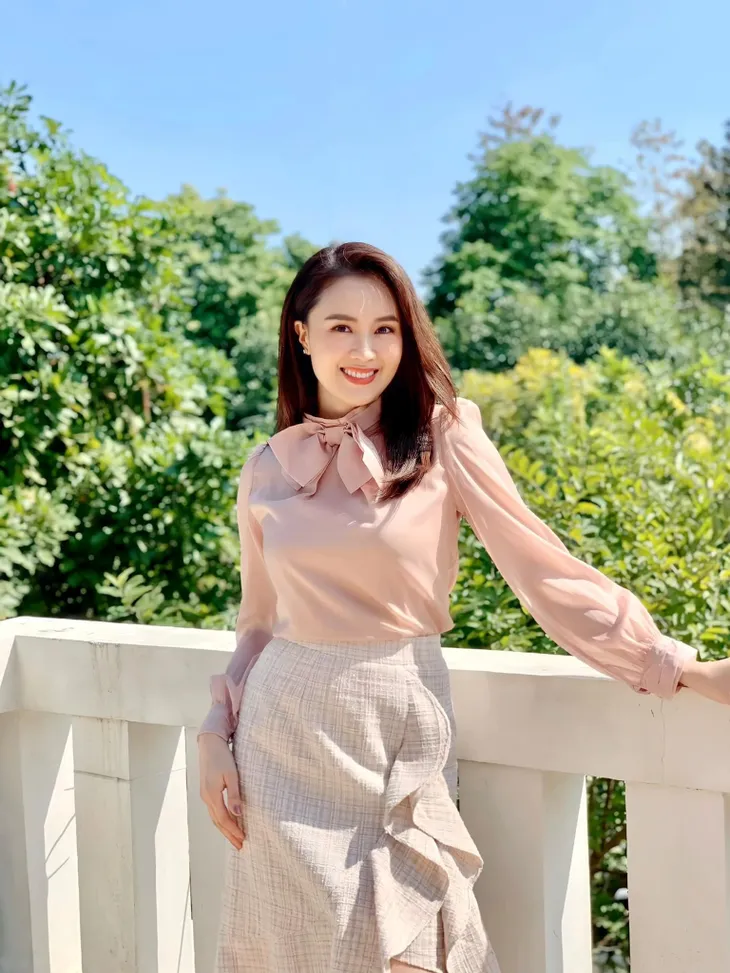 Diễn viên Việt tuần qua: Trần Vân cực gợi cảm, Phương Oanh sang chảnh như quý bà - Ảnh 11. Diễn viên Việt tuần qua: Trần Vân cực gợi cảm, Phương Oanh sang chảnh như quý bà - Ảnh 11.