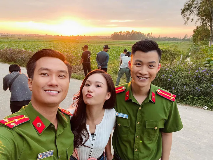 Diễn viên Việt tuần qua: Trần Vân cực gợi cảm, Phương Oanh sang chảnh như quý bà - Ảnh 3. Diễn viên Việt tuần qua: Trần Vân cực gợi cảm, Phương Oanh sang chảnh như quý bà - Ảnh 3.