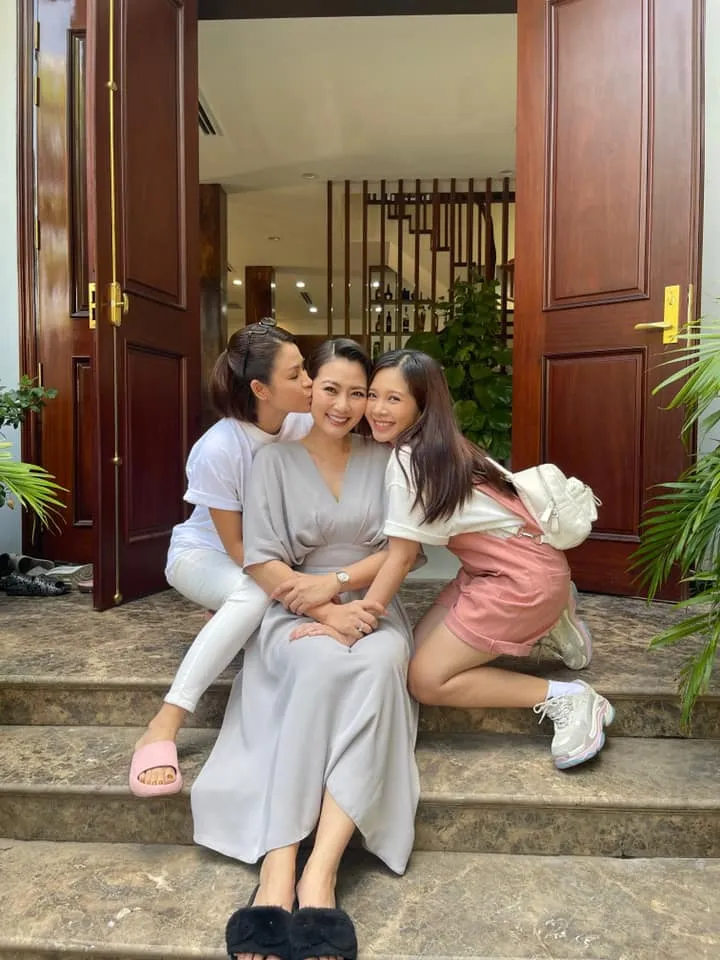 Diễn viên Việt tuần qua: Trần Vân cực gợi cảm, Phương Oanh sang chảnh như quý bà - Ảnh 6. Diễn viên Việt tuần qua: Trần Vân cực gợi cảm, Phương Oanh sang chảnh như quý bà - Ảnh 6.