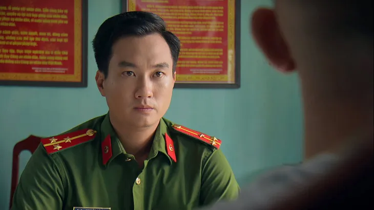 Phố trong làng - Tập 6: Vừa về làng, trung úy Đông đã ấp ủ được làm rể Tân Xuân - Ảnh 13. Phố trong làng - Tập 6: Vừa về làng, trung úy Đông đã ấp ủ được làm rể Tân Xuân - Ảnh 13.