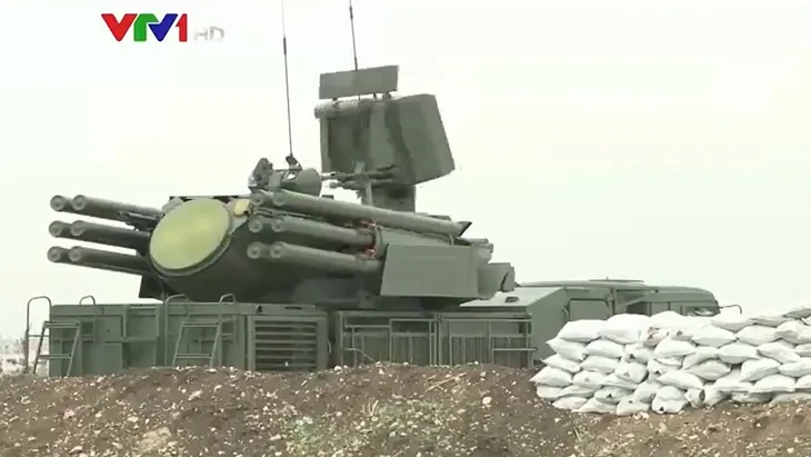 Nga bàn giao hệ thống tên lửa phòng không tầm xa S-400 cho Ấn Độ - Ảnh 2. Nga bàn giao hệ thống tên lửa phòng không tầm xa S-400 cho Ấn Độ - Ảnh 2.