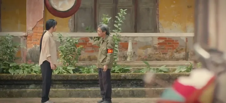 Thương ngày nắng về - Tập 2: Hoa bị bác ruột bắt cóc, mẹ bỏ rơi - Ảnh 5. Thương ngày nắng về - Tập 2: Hoa bị bác ruột bắt cóc, mẹ bỏ rơi - Ảnh 5.