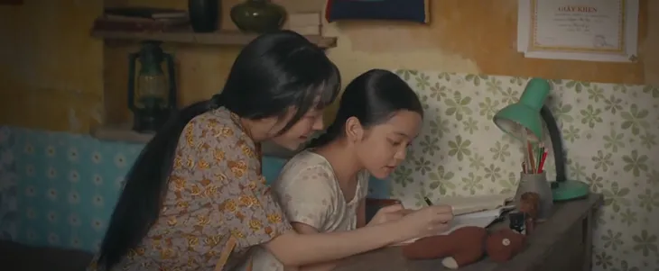 Thương ngày nắng về - Tập 2: Hoa bị bác ruột bắt cóc, mẹ bỏ rơi - Ảnh 1. Thương ngày nắng về - Tập 2: Hoa bị bác ruột bắt cóc, mẹ bỏ rơi - Ảnh 1.