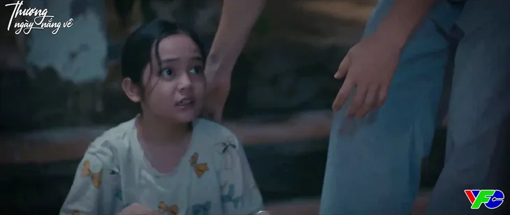 Thương ngày nắng về - Tập 3: Hoa bị chèn ép trong ngôi nhà mới - Ảnh 6. Thương ngày nắng về - Tập 3: Hoa bị chèn ép trong ngôi nhà mới - Ảnh 6.