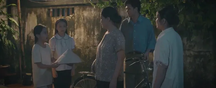 Thương ngày nắng về - Tập 3: Bé Hoa có cách lấy lòng chị Khánh? - Ảnh 15. Thương ngày nắng về - Tập 3: Bé Hoa có cách lấy lòng chị Khánh? - Ảnh 15.