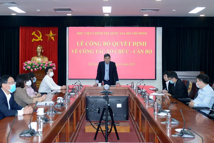 Công bố quyết định thành lập 2 đơn vị trực thuộc Học viện Chính trị Quốc gia Hồ Chí Minh - Ảnh 1. Công bố quyết định thành lập 2 đơn vị trực thuộc Học viện Chính trị Quốc gia Hồ Chí Minh - Ảnh 1.