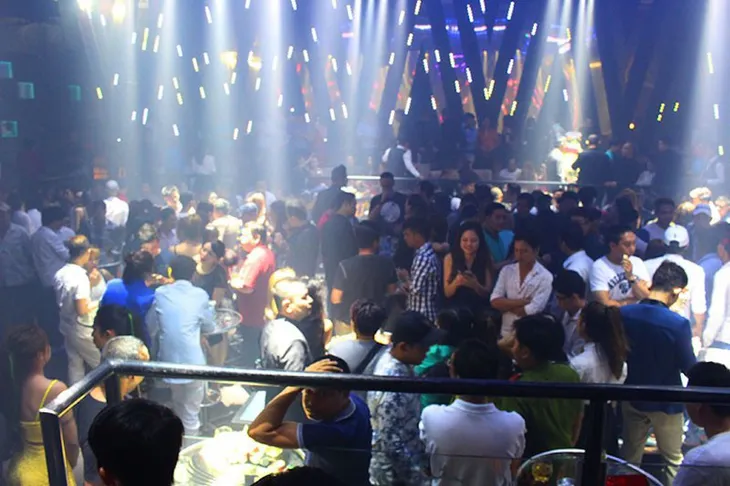 NÓNG: TP Hồ Chí Minh lại yêu cầu dừng hoạt động karaoke, vũ trường, massage, spa, quán bar - Ảnh 1. NÓNG: TP Hồ Chí Minh lại yêu cầu dừng hoạt động karaoke, vũ trường, massage, spa, quán bar - Ảnh 1.