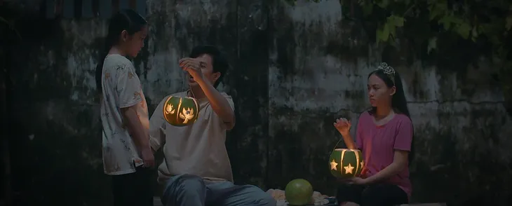 Thương ngày nắng về - Tập 3: Bé Hoa có cách lấy lòng chị Khánh? - Ảnh 9. Thương ngày nắng về - Tập 3: Bé Hoa có cách lấy lòng chị Khánh? - Ảnh 9.