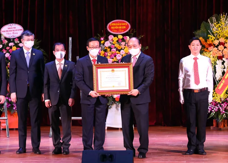 Chủ tịch nước dự lễ kỷ niệm 70 năm Trường Đại học Sư phạm Hà Nội - Ảnh 1. Chủ tịch nước dự lễ kỷ niệm 70 năm Trường Đại học Sư phạm Hà Nội - Ảnh 1.