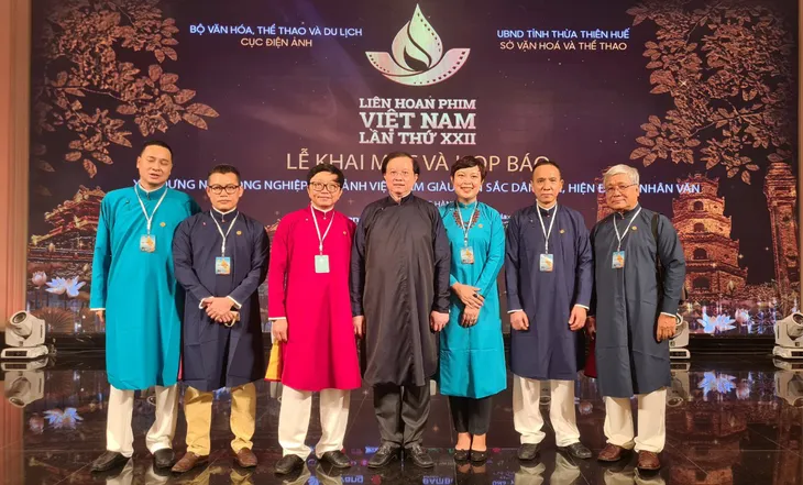 Khai mạc Liên hoan phim Việt Nam lần thứ XXII - Nhiều chờ đợi - Ảnh 2. Khai mạc Liên hoan phim Việt Nam lần thứ XXII - Nhiều chờ đợi - Ảnh 2.
