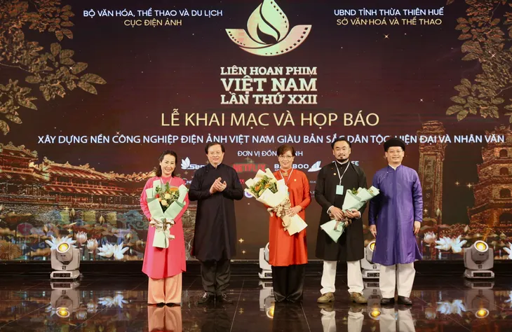 LHP Việt Nam lần thứ XXII đã bắt đầu, nhiều lạc quan và hy vọng - Ảnh 6. LHP Việt Nam lần thứ XXII đã bắt đầu, nhiều lạc quan và hy vọng - Ảnh 6.