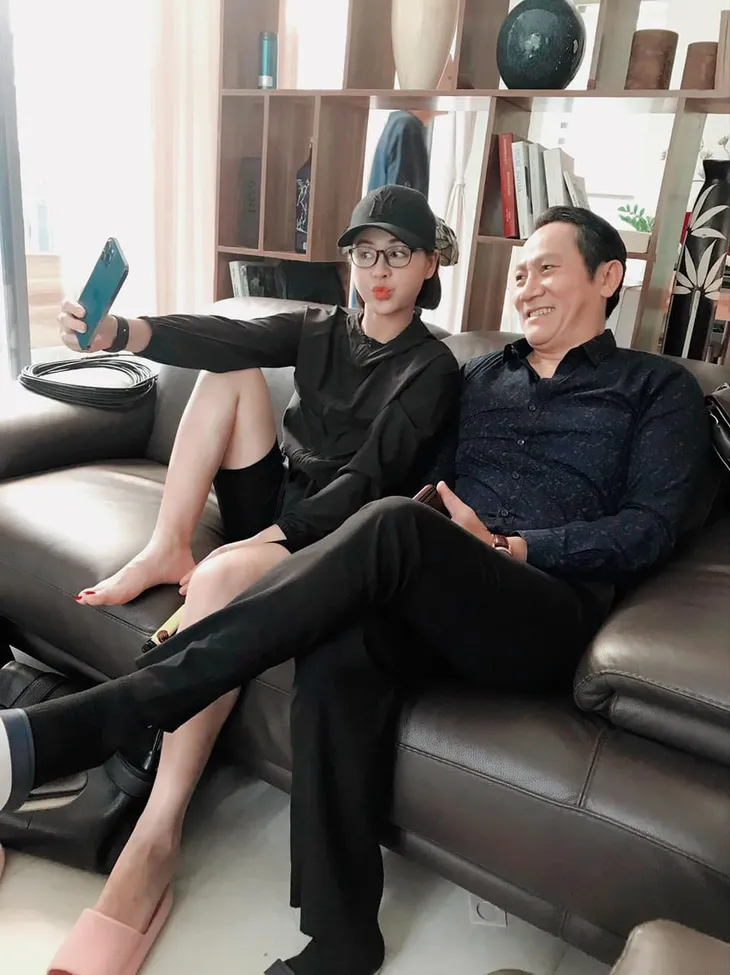 Hậu trường khác xa trên phim của Mặt nạ gương - Ảnh 6. Hậu trường khác xa trên phim của Mặt nạ gương - Ảnh 6.