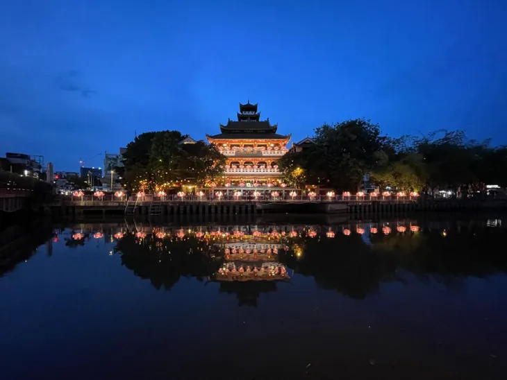 Sẵn sàng cho Lễ tưởng niệm đồng bào tử vong vì COVID-19 - Ảnh 1. Sẵn sàng cho Lễ tưởng niệm đồng bào tử vong vì COVID-19 - Ảnh 1.