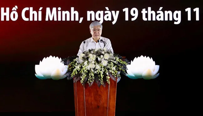 Lễ tưởng niệm người tử vong vì COVID-19: Lời tiễn biệt tới hơn 23.000 đồng bào, đồng chí vĩnh viễn ra đi - Ảnh 4. Lễ tưởng niệm người tử vong vì COVID-19: Lời tiễn biệt tới hơn 23.000 đồng bào, đồng chí vĩnh viễn ra đi - Ảnh 4.