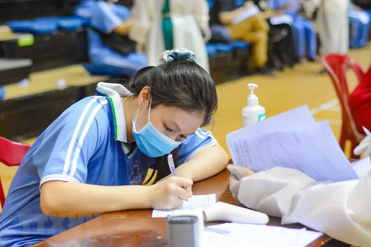 Đà Nẵng bắt đầu tiêm vaccine phòng COVID-19 cho trẻ - Ảnh 1. Đà Nẵng bắt đầu tiêm vaccine phòng COVID-19 cho trẻ - Ảnh 1.