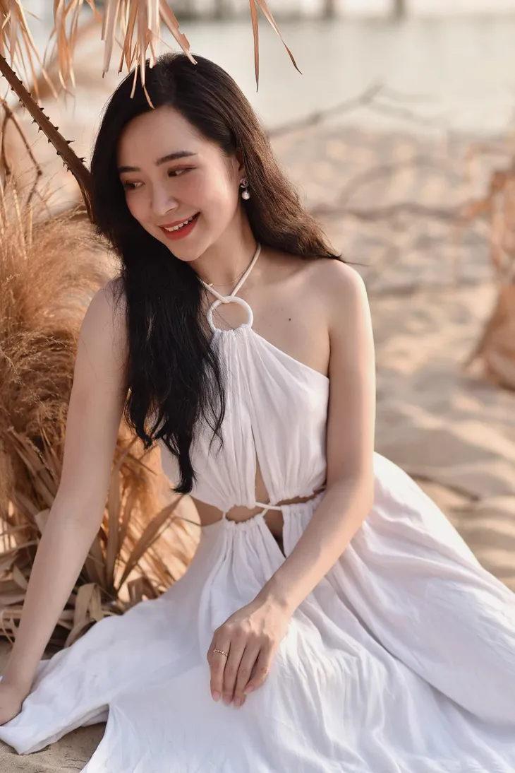Nhan sắc đời thường xinh đẹp của Yến Thương ngày nắng về - Ảnh 12. Nhan sắc đời thường xinh đẹp của Yến Thương ngày nắng về - Ảnh 12.