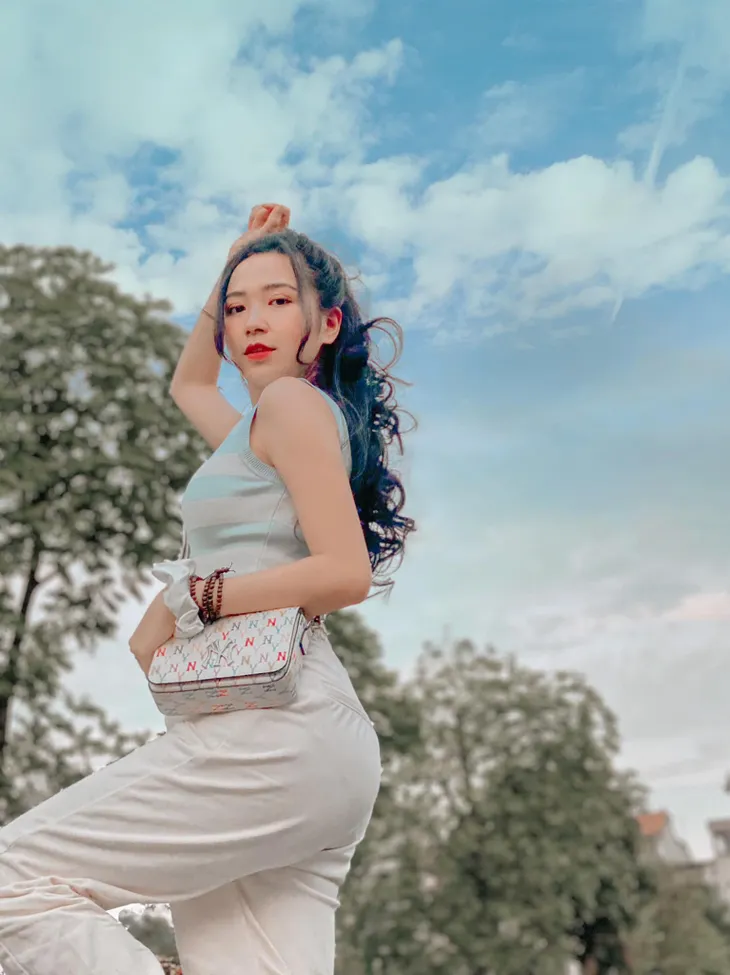 Nhan sắc đời thường xinh đẹp của Yến Thương ngày nắng về - Ảnh 9. Nhan sắc đời thường xinh đẹp của Yến Thương ngày nắng về - Ảnh 9.