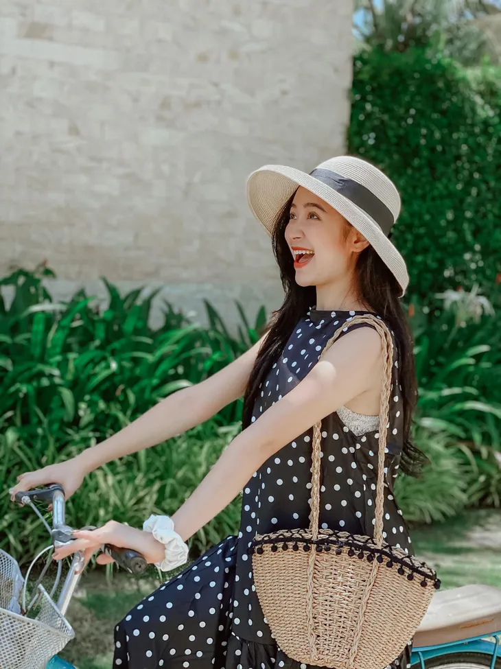 Nhan sắc đời thường xinh đẹp của Yến Thương ngày nắng về - Ảnh 5. Nhan sắc đời thường xinh đẹp của Yến Thương ngày nắng về - Ảnh 5.