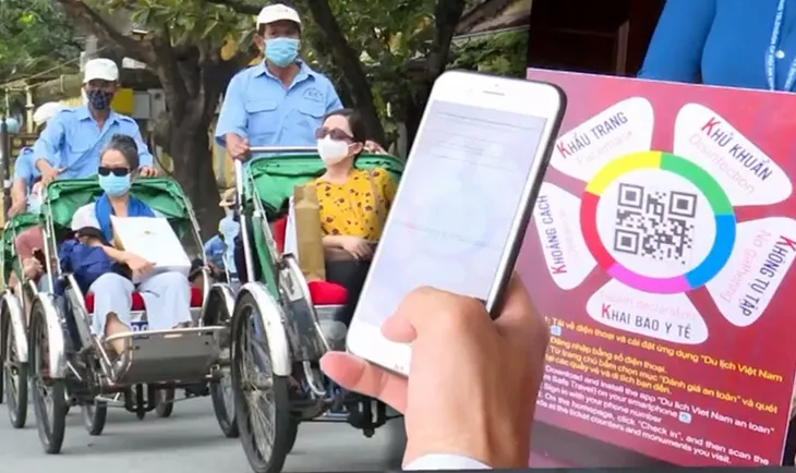 Những du khách nước ngoài đầu tiên tham quan phố cổ Hội An - Ảnh 1. Những du khách nước ngoài đầu tiên tham quan phố cổ Hội An - Ảnh 1.