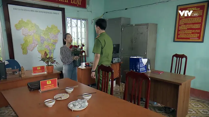 Phố trong làng - Tập 9: Vợ Mến lật kèo khiến Nam bẽ bàng trước cả họ Vũ - Ảnh 10. Phố trong làng - Tập 9: Vợ Mến lật kèo khiến Nam bẽ bàng trước cả họ Vũ - Ảnh 10.