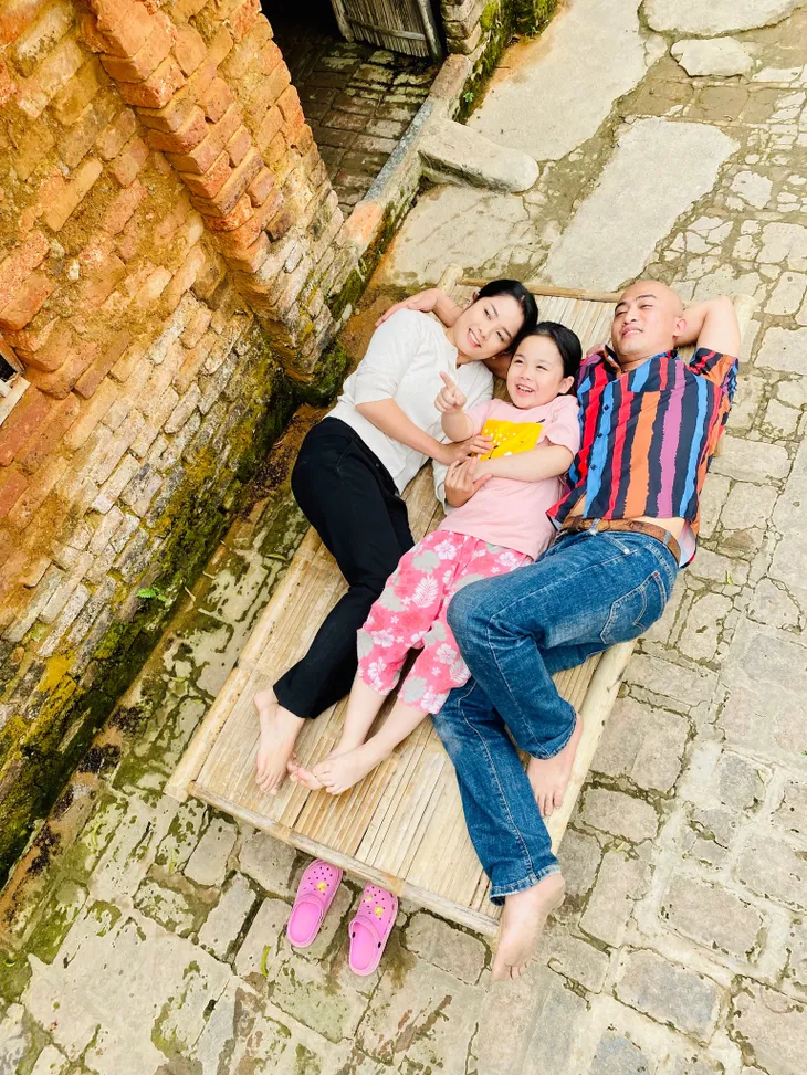 Phố trong làng: Hậu trường hài hước của Mến nát rượu - Ảnh 8. Phố trong làng: Hậu trường hài hước của Mến nát rượu - Ảnh 8.