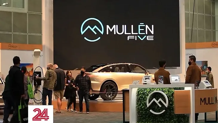 Triển lãm ô tô Los Angeles 2021: VF e35 và VF e36 của VinFast thu hút khách tham quan - Ảnh 1. Triển lãm ô tô Los Angeles 2021: VF e35 và VF e36 của VinFast thu hút khách tham quan - Ảnh 1.