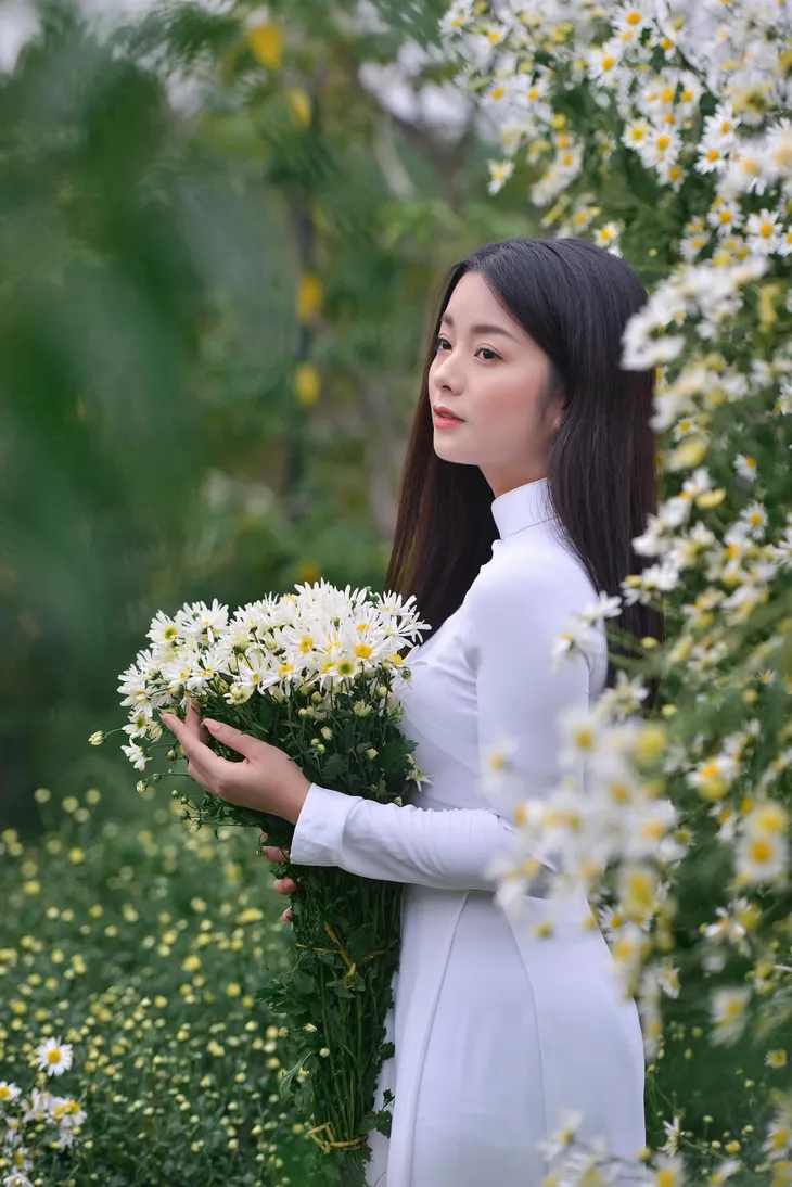 Phố trong làng: Cô vợ suốt ngày bị ăn hành gây bất ngờ với nhan sắc đời thường - Ảnh 6. Phố trong làng: Cô vợ suốt ngày bị ăn hành gây bất ngờ với nhan sắc đời thường - Ảnh 6.