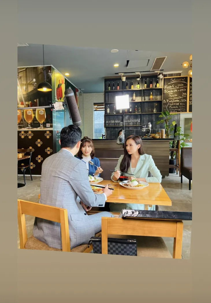 Việt Anh - Lã Thanh Huyền là vợ chồng trong phim mới? - Ảnh 6. Việt Anh - Lã Thanh Huyền là vợ chồng trong phim mới? - Ảnh 6.