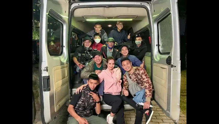 Huyền Lizzie hé lộ cảnh quay đêm trong Thương ngày nắng về - Ảnh 1. Huyền Lizzie hé lộ cảnh quay đêm trong Thương ngày nắng về - Ảnh 1.
