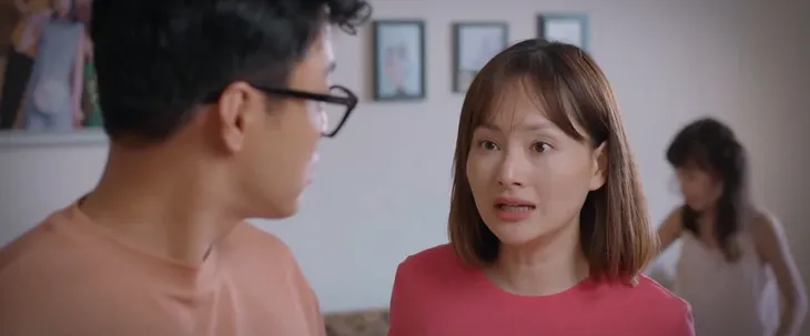Thương ngày nắng về - Tập 5: Hoa được gia đình Nga đón về, quá khứ đau buồn chính thức khép lại - Ảnh 4. Thương ngày nắng về - Tập 5: Hoa được gia đình Nga đón về, quá khứ đau buồn chính thức khép lại - Ảnh 4.