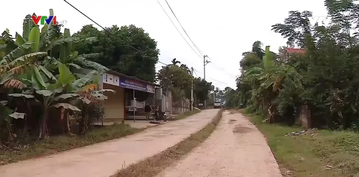 Dự án đường liên xã dở dang suốt 4 năm gây khó khăn cho người dân - Ảnh 1. Dự án đường liên xã dở dang suốt 4 năm gây khó khăn cho người dân - Ảnh 1.