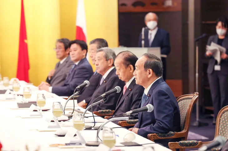 Thủ tướng Phạm Minh Chính tiếp cựu Thủ tướng Nhật Bản Suga Yoshihide và Chủ tịch Liên minh Nghị sĩ hữu nghị Nhật - Việt Nikai Toshihiro - Ảnh 2.