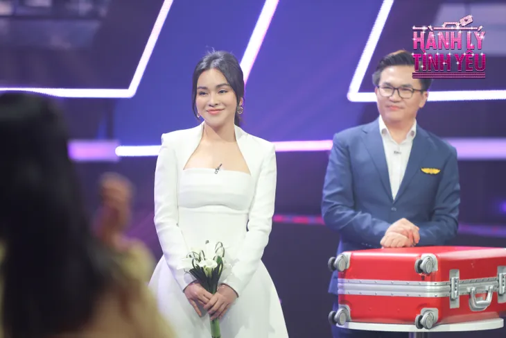Hành lý tình yêu: Nữ CEO xinh đẹp loại 2 chàng giám đốc, chọn người đàn ông có nghề nguy hiểm - Ảnh 7. Hành lý tình yêu: Nữ CEO xinh đẹp loại 2 chàng giám đốc, chọn người đàn ông có nghề nguy hiểm - Ảnh 7.
