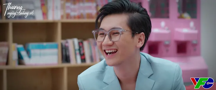 Thương ngày nắng về - Tập 6: Đi xem mặt thay chị, cô em út vớ phải chàng Việt kiều vô duyên hết cỡ - Ảnh 2. Thương ngày nắng về - Tập 6: Đi xem mặt thay chị, cô em út vớ phải chàng Việt kiều vô duyên hết cỡ - Ảnh 2.