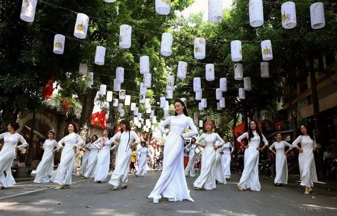 Hội nghị Văn hóa toàn quốc diễn ra tại Hà Nội, kết nối trực tuyến cả nước - Ảnh 1. Hội nghị Văn hóa toàn quốc diễn ra tại Hà Nội, kết nối trực tuyến cả nước - Ảnh 1.