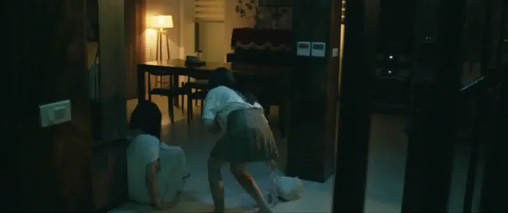 Mặt nạ gương - Tập 13: Bà Diễm say rượu hoá điên dại đòi con - Ảnh 3. Mặt nạ gương - Tập 13: Bà Diễm say rượu hoá điên dại đòi con - Ảnh 3.