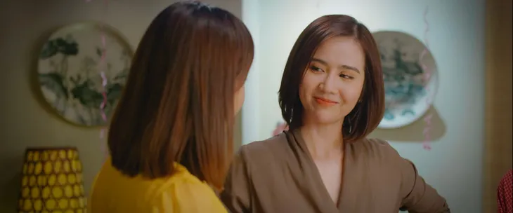 Thương ngày nắng về: Hai con gái làm chuyện động trời, bà Nga bị thông gia hụt mắng té tát giữa đường - Ảnh 24. Thương ngày nắng về: Hai con gái làm chuyện động trời, bà Nga bị thông gia hụt mắng té tát giữa đường - Ảnh 24.