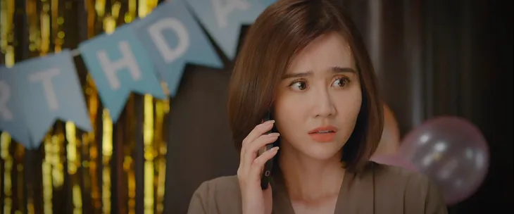 Thương ngày nắng về: Hai con gái làm chuyện động trời, bà Nga bị thông gia hụt mắng té tát giữa đường - Ảnh 26. Thương ngày nắng về: Hai con gái làm chuyện động trời, bà Nga bị thông gia hụt mắng té tát giữa đường - Ảnh 26.