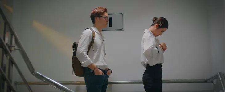 Thương ngày nắng về: Duy có sự liên quan với Vân Trang từ bé? - Ảnh 3. Thương ngày nắng về: Duy có sự liên quan với Vân Trang từ bé? - Ảnh 3.