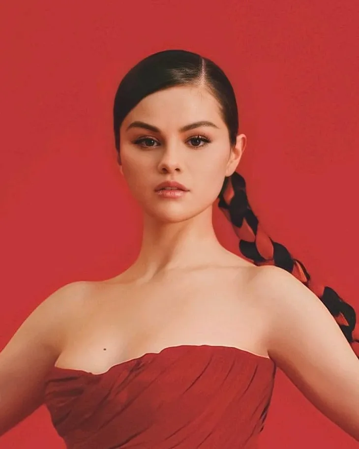 Nhận đề cử Grammy đầu tiên, Selena Gomez ăn mừng - Ảnh 1. Nhận đề cử Grammy đầu tiên, Selena Gomez ăn mừng - Ảnh 1.