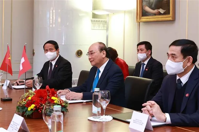 Lễ đón chính thức Chủ tịch nước Nguyễn Xuân Phúc thăm Liên bang Thụy Sĩ - Ảnh 11. Lễ đón chính thức Chủ tịch nước Nguyễn Xuân Phúc thăm Liên bang Thụy Sĩ - Ảnh 11.